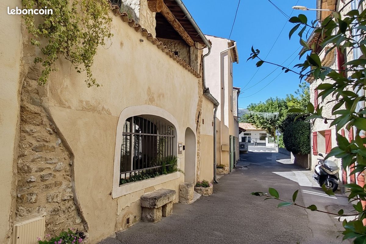 Maison 6 pièces 205 m² · à La Motte-d'Aigues · 205 m² · 435 000 €