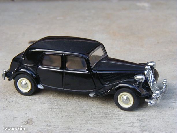 Ford V8 Pilot de 1950 - Dinky Matchbox - 1/43ème en boite