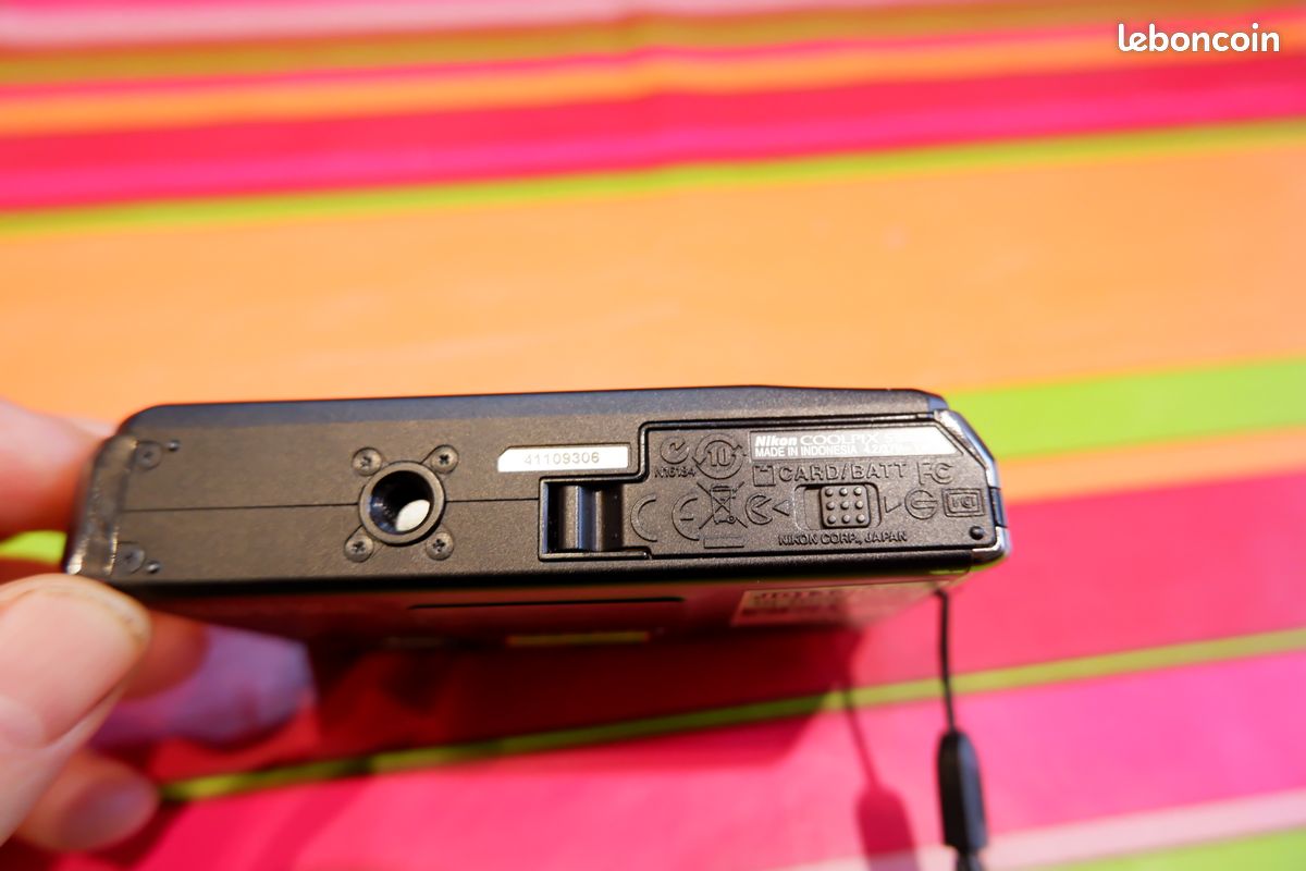 Nikon S1000PJ – Appareil Photo Compact Avec Projecteur Intégré, Zoom Optique 5x