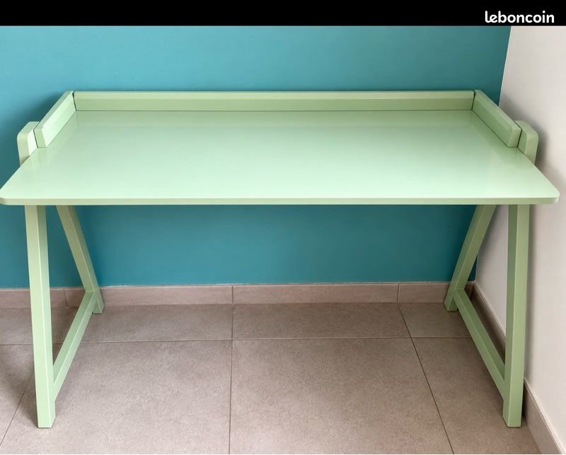 Bureau (image 1)