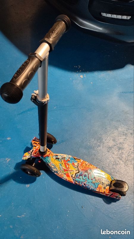 Trottinette 3 Roues éclairage LED Graffitis Scooter (image 4)
