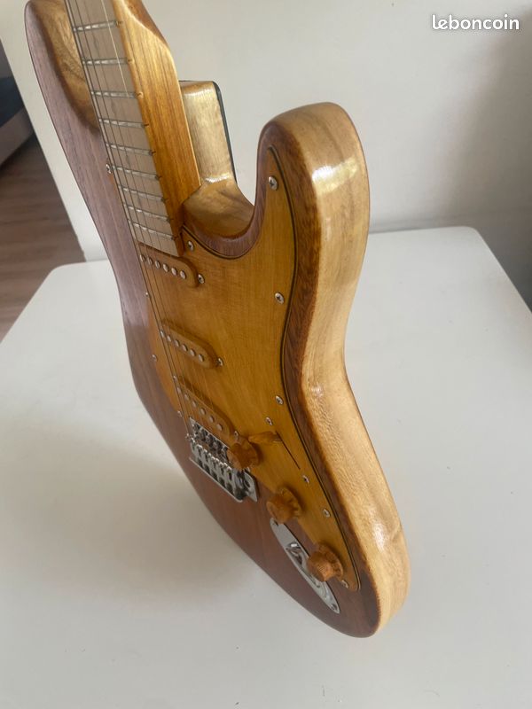 Guitare électrique type stratocaster SSS (image 2)