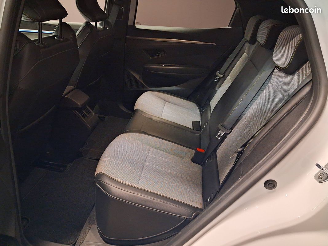 RENAULT Megane E-Tech EV60 220 ch super charge Techno (image 14)