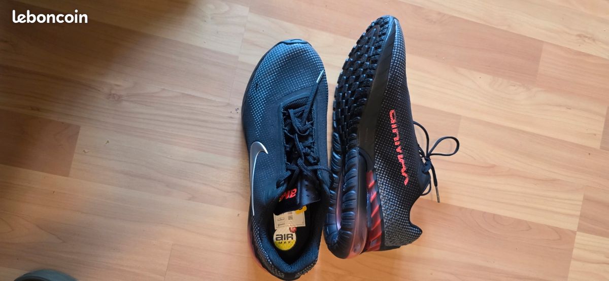 Nike air max peinture 42,5 (image 2)