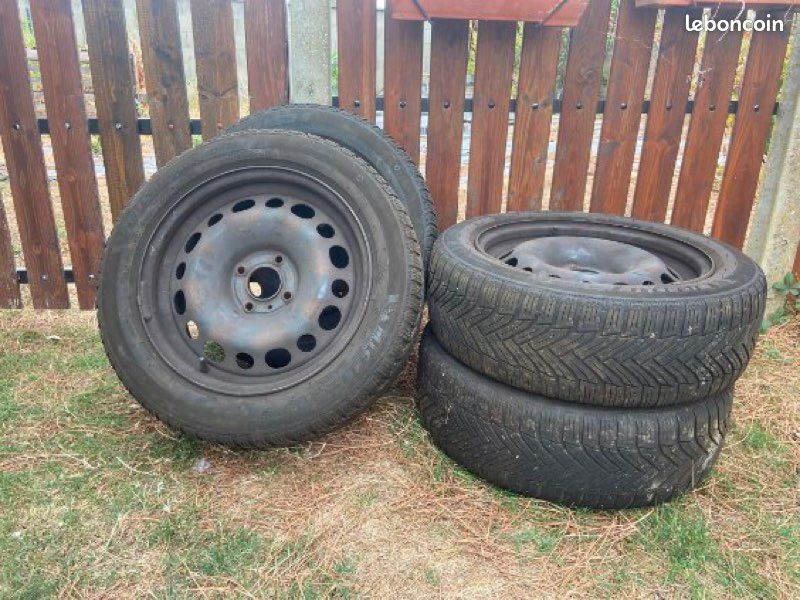 Lot 4 roues avec pneus hivers 195/55 R16 3PMS (image 1)