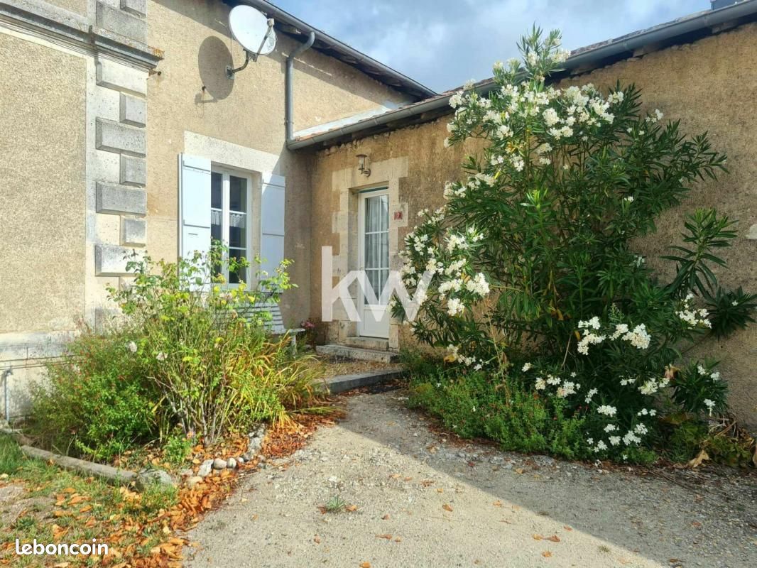 Propriété 13 pièces 362 m² - Châtignac 16480 (image principale 6)