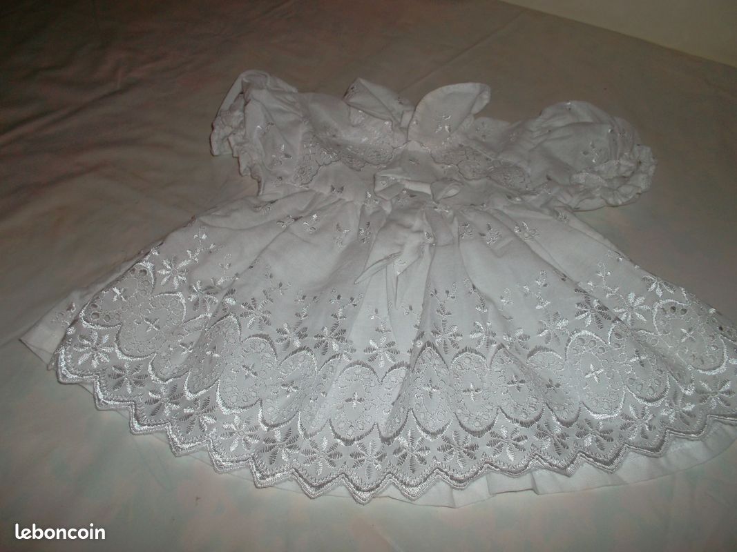 Lot 2 robes broderie anglaise baby club 3/6 mois (image 3)