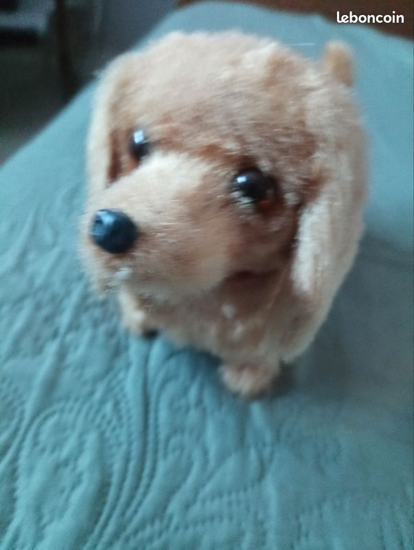 Peluche chien à pile (image 1)