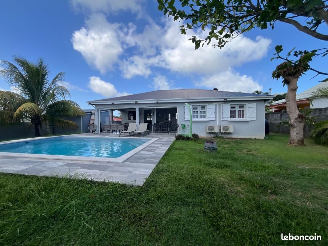 Maison 4 pièces 86 m² · à Saint-François · 86 m² · 2 200 €