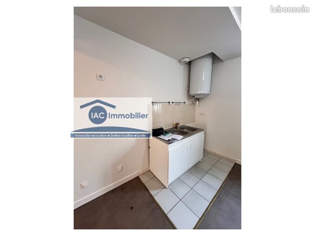 https://img.leboncoin.fr/api/v1/lbcpb1/images/49/0b/1e/490b1eff6e64c1780933c0ff843d9ac327743f0f.jpg?rule=ad-image