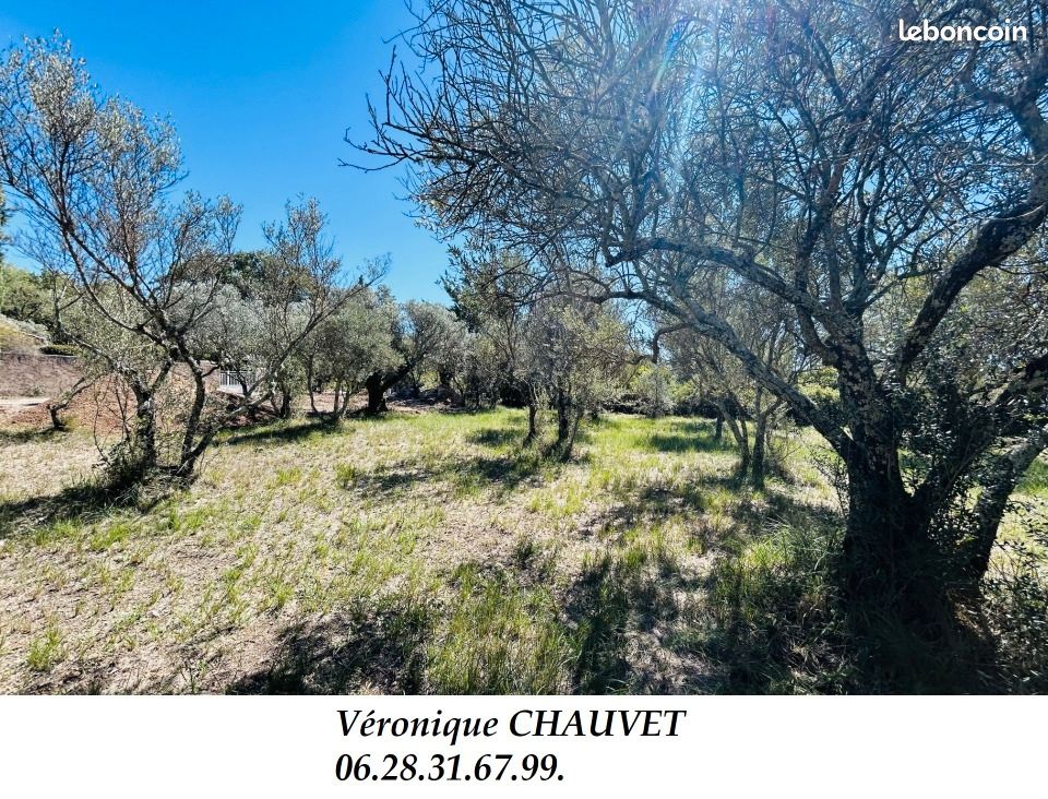 Terrain 725 m² · à Lorgues · 155 000 €