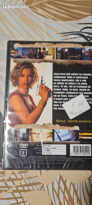 Thriller action : Trahison dvd neuf (image 2)