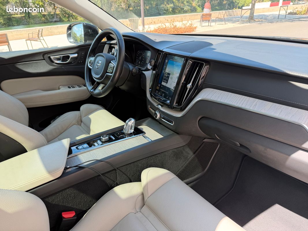 Volvo xc60 inscprtion luxe T8 390cv (image 3)