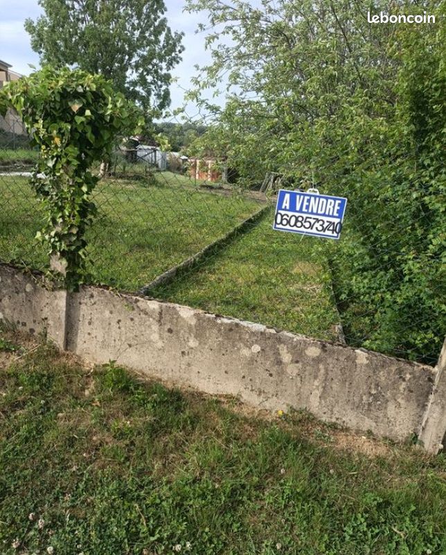 Vend Terrain à construire · à Châtillon-la-Palud · 115 000 €