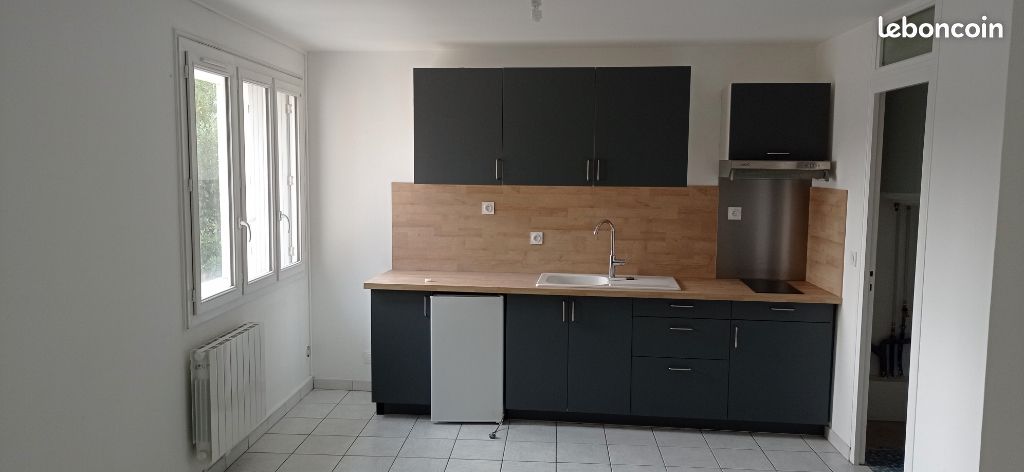 Appartement 1 pièce 28 m² · à Niort · 28 m² · 390 €