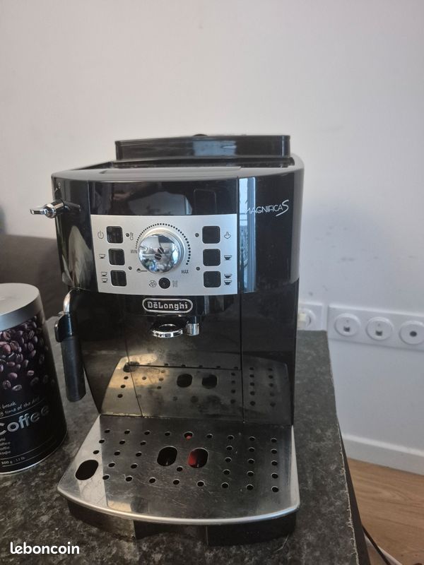 Delonghi Magnifica S — Machine à café automatique à grains (image 1)