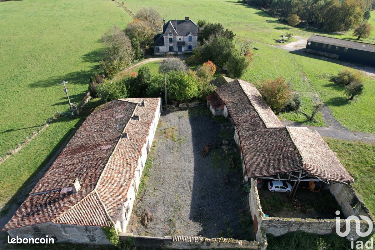 Manoir 12 pièces 334 m² - Bors (Canton de Charente-Sud) 16360 (image principale 5)