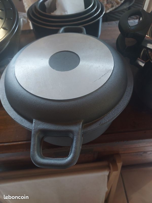 Casserole en fonte (image 1)