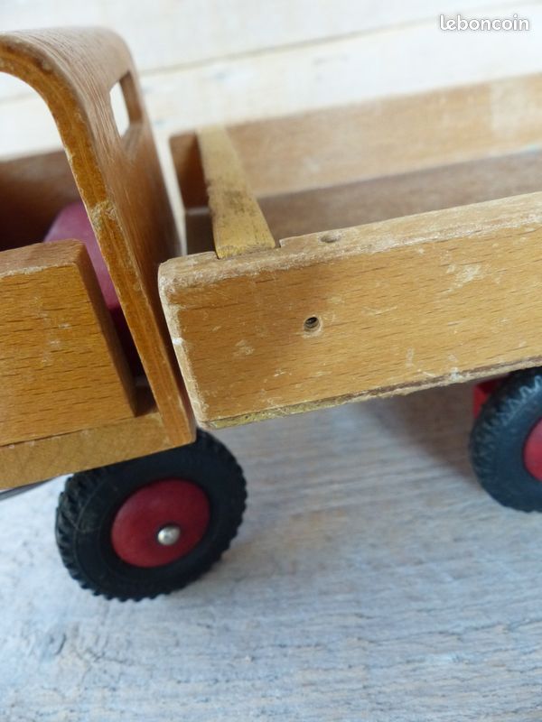 Anciens Camions Jouets En Bois – Échelle Indéterminée – France, Années 1950