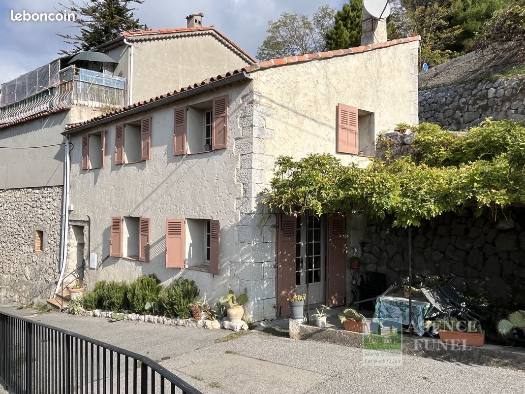 Maison 4 pièces 72 m² · à Escragnolles · 72 m² · 243 000 €