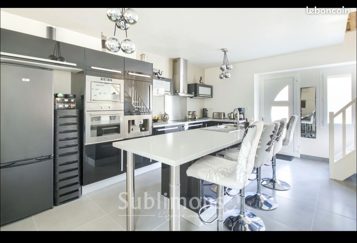 Maison 5 pièces 100 m² · à Saint-Étienne-de-Montluc · 100 m² · 268 000 €