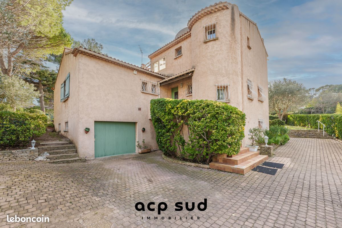 Maison 6 pièces 250 m² · à Marseille · 250 m² · 725 000 €