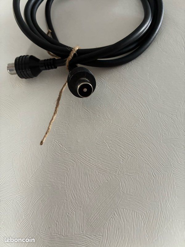 Câble Antenne TV Coaxial Mâle / Femelle Noir – 1m50 (image 3)