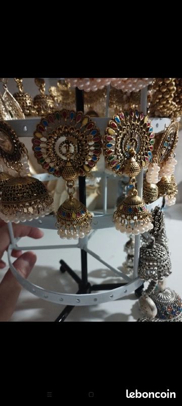 Boucles d'oreilles jhumka neuve (image 1)
