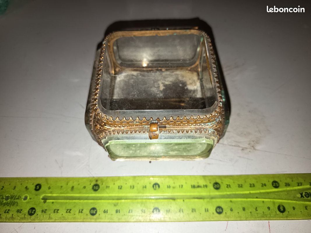 Boîte à bijoux française ancienne Napoléon III du 19ème siècle en laiton incrust