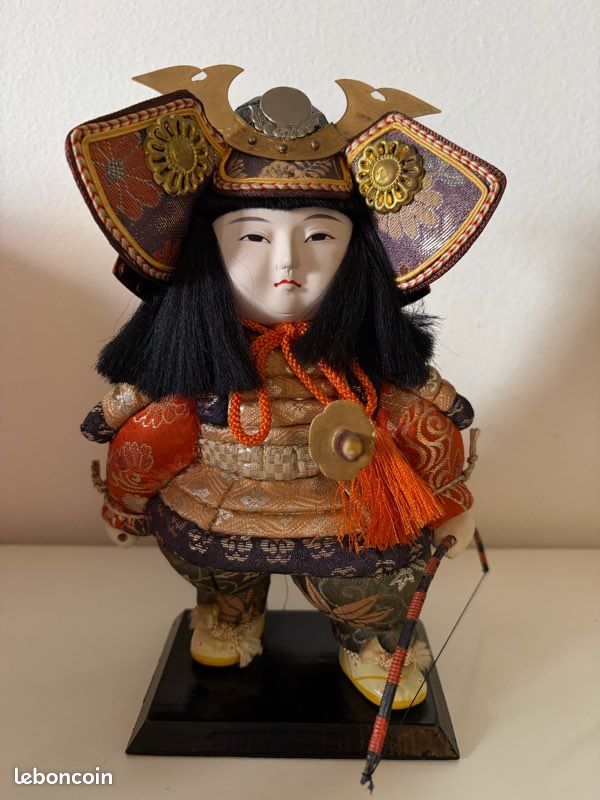 Poupée japonaise samouraï (image 1)