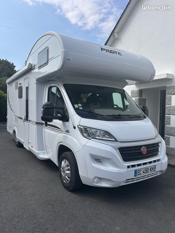 Camping car pilote C700 (image 1)