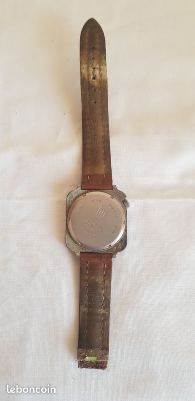 Montre LIP Type 10 Croix Du Sud - Quartz, Boîtier Carré Acier, Bracelet Cuir Marron