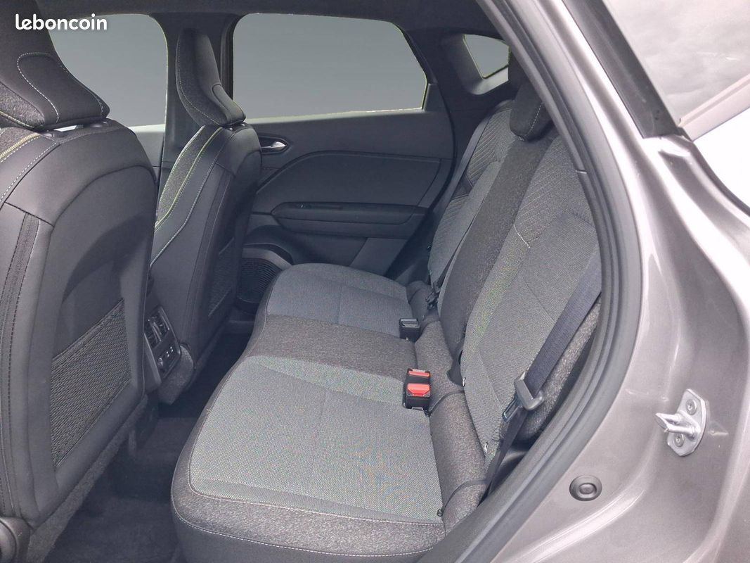 RENAULT Captur E-Tech full hybrid 160 ch Techno (image 13)