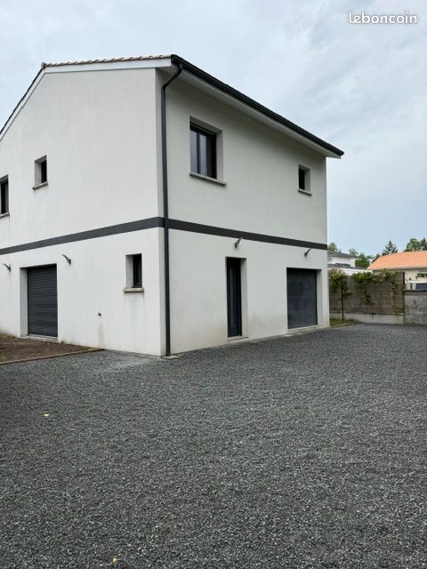 Maison 5 pièces 110 m² · à Saint-Jean-d'Illac · 110 m² · 385 000 €