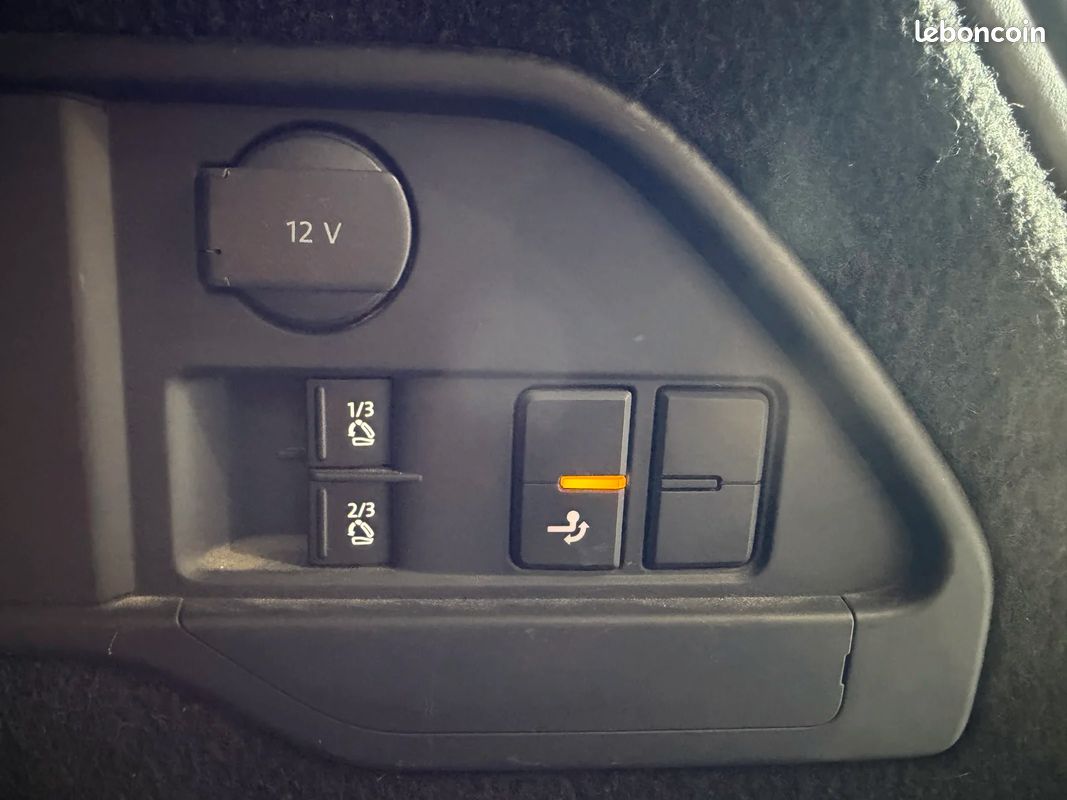 Volkswagen TOUAREG 3.0 V6 TDI 262 CH TIPTRONIC 8 4 Motion R-LINE (image 43)