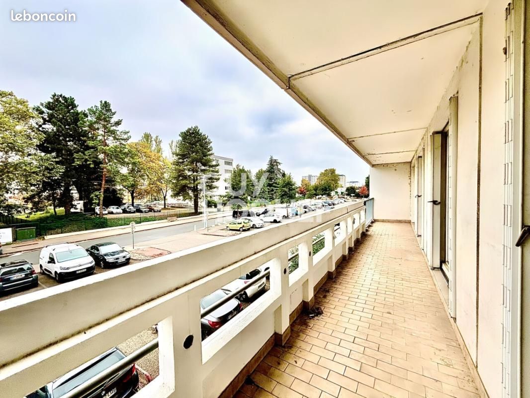 Appartement 5 pièces 91 m² · à Vénissieux · 91 m² · 160 000 €