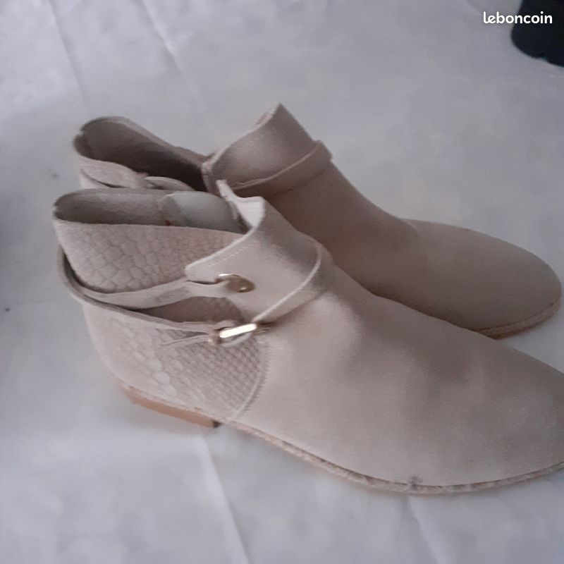 Bottines pointure 40 état neuf jamais portées (image 3)