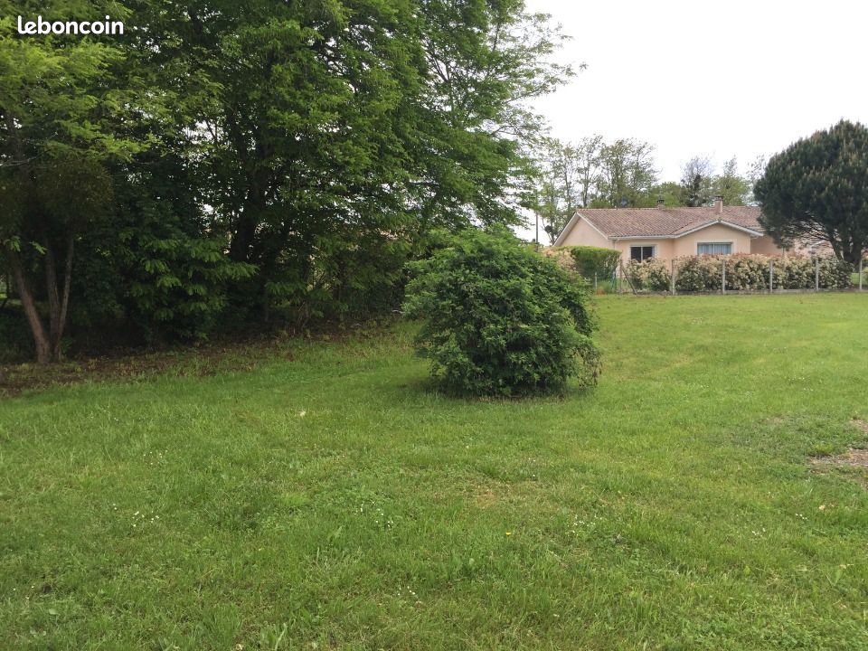 Terrain 630 m² · à Beychac-Et-Caillau · 89 900 €