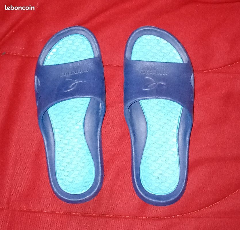 Claquettes de piscine taille 33 (image 1)