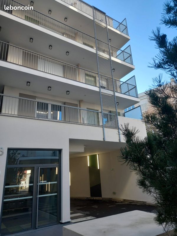 Appartement 1 pièce 30 m² · à Gentilly · 30 m² · 900 €/mois