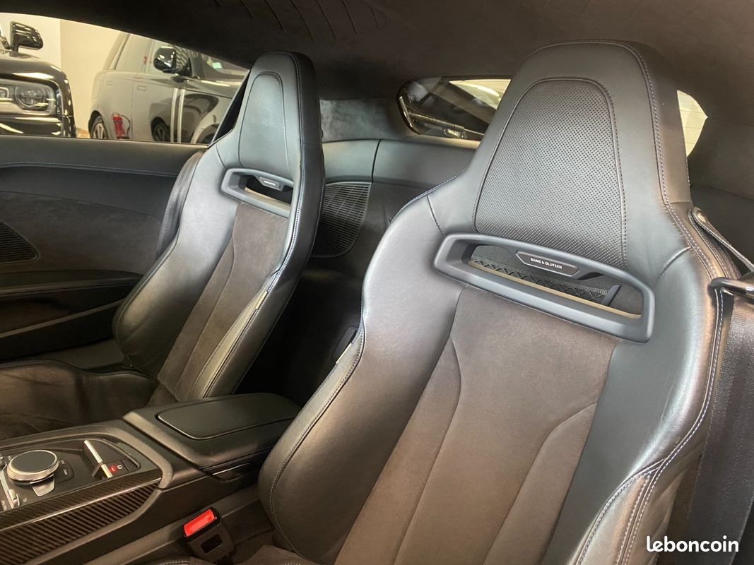 Audi R8 620 CV V10 Performance LOA 1 299 Euros Par mois Sièges Recaro Carbon Interieur et Moteur Gris Suzuka V 10 (image 35)