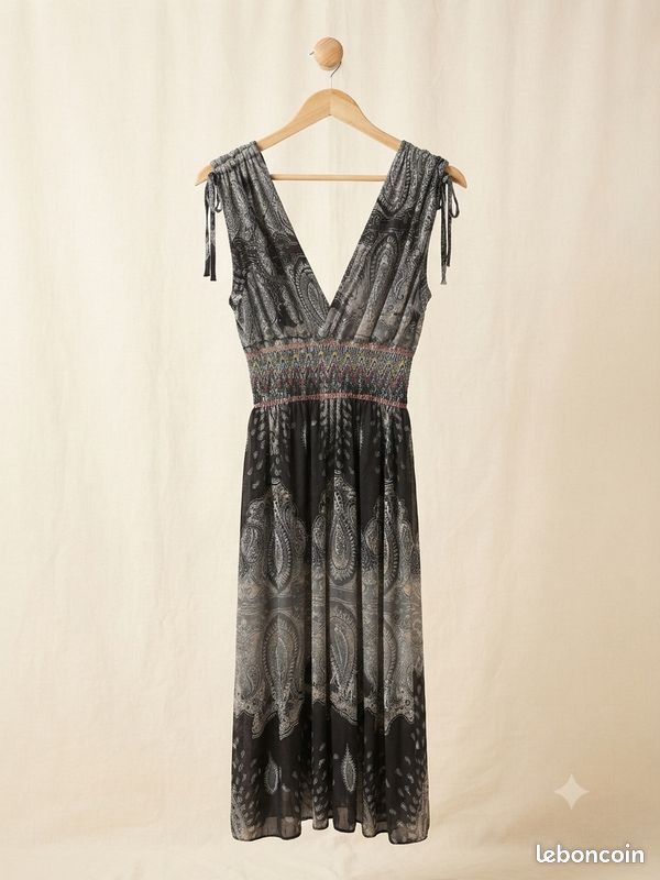 Robe noire (image 1)