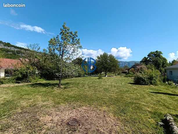 Terrain 1024 m² IZIEU