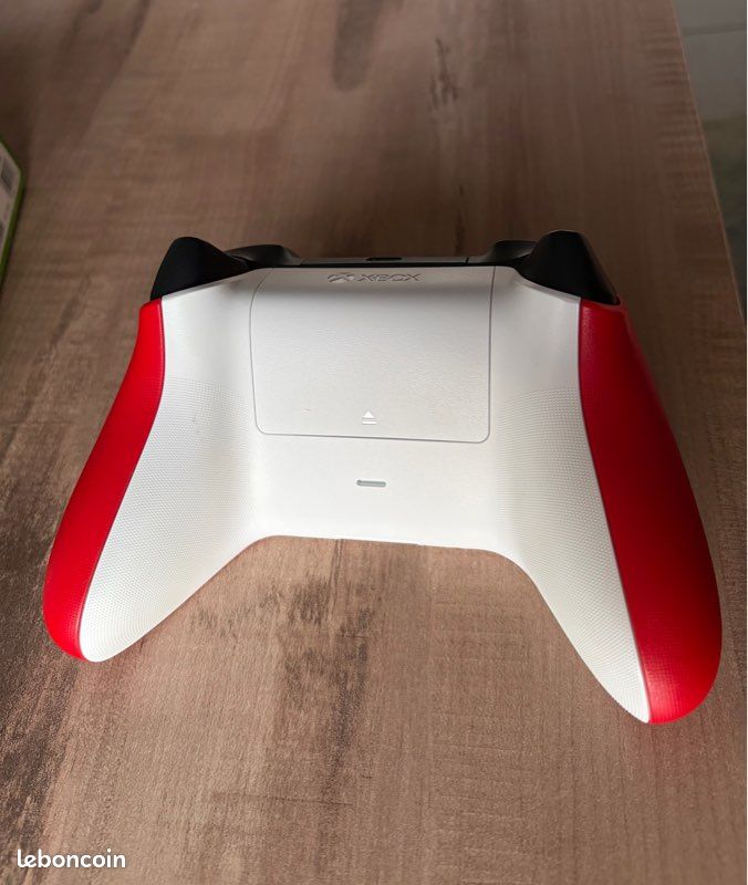 Manette Xbox One Rouge - Boîte Vide Référence 1132 (objet Ouvert, Jamais Utilisé)
