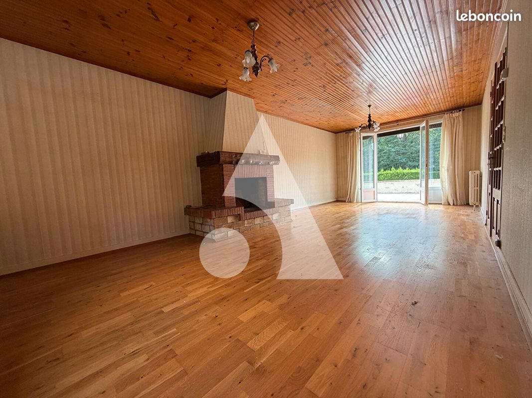 Maison 5 pièces 102 m² · à Saint-Sébastien-de-Morsent · 102 m² · 195 000 €