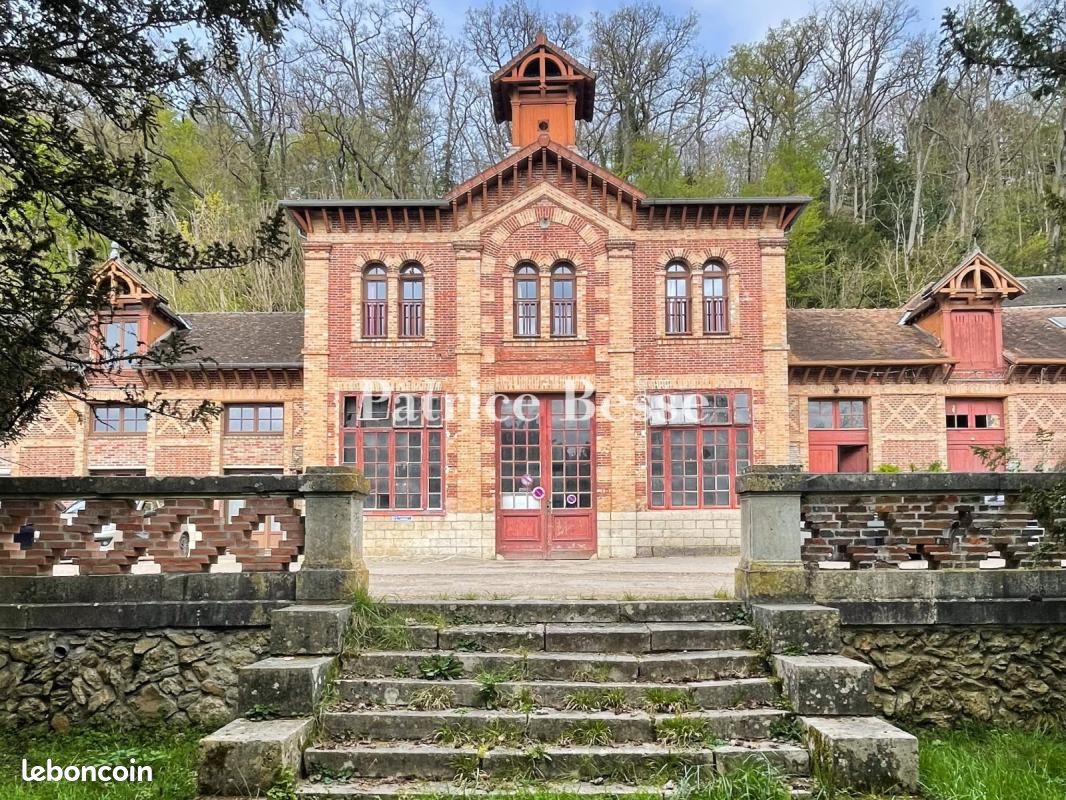 Maison 20 pièces 2300 m² · à Fontainebleau · 2 300 m² · 3 200 000 €