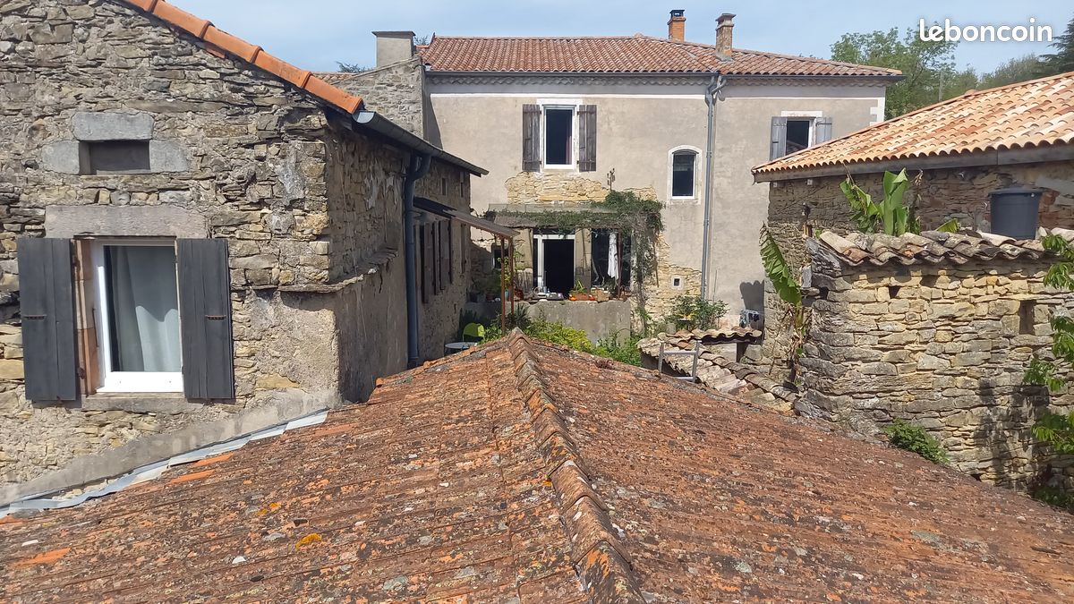 Maison 6 pièces 200 m² · à Vesseaux · 200 m² · 380 000 €