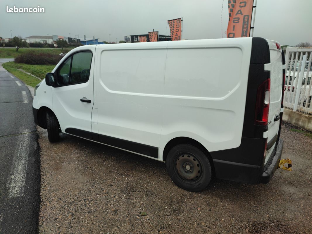 Renault trafic fourgon gn l1h1 1000 kg dci 95 e6 stopstart (image 2)