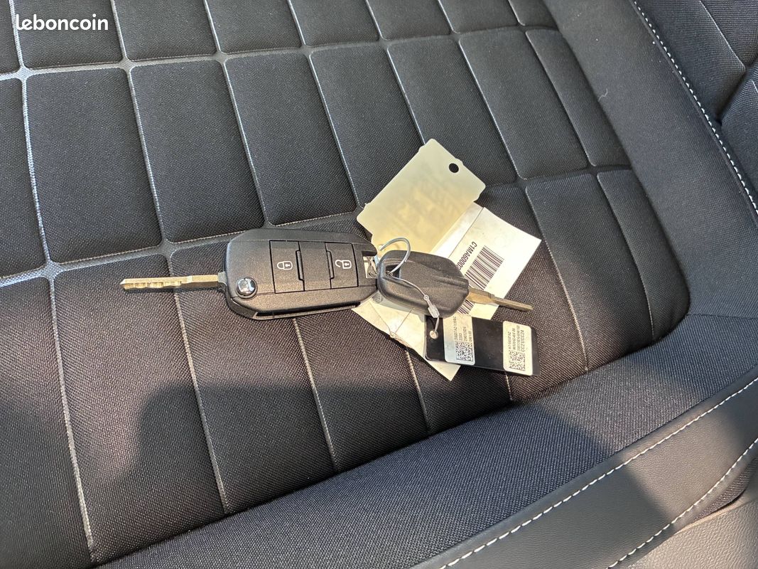 CITROEN C3 Turbo 100 ch Manuelle Max (image 15)