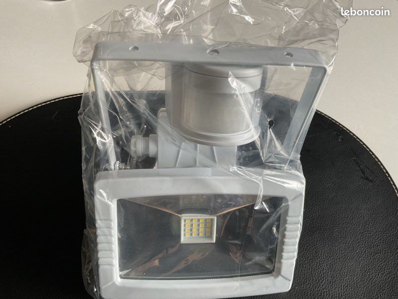 Projecteur extérieur LED 8,5w (image 5)